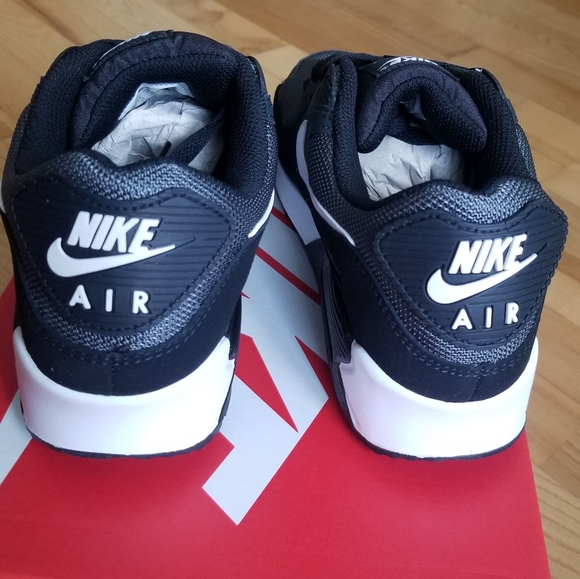 NIKE Air Max 90's Iron/Smoke Grey & White NWT - Picture 5 of 6